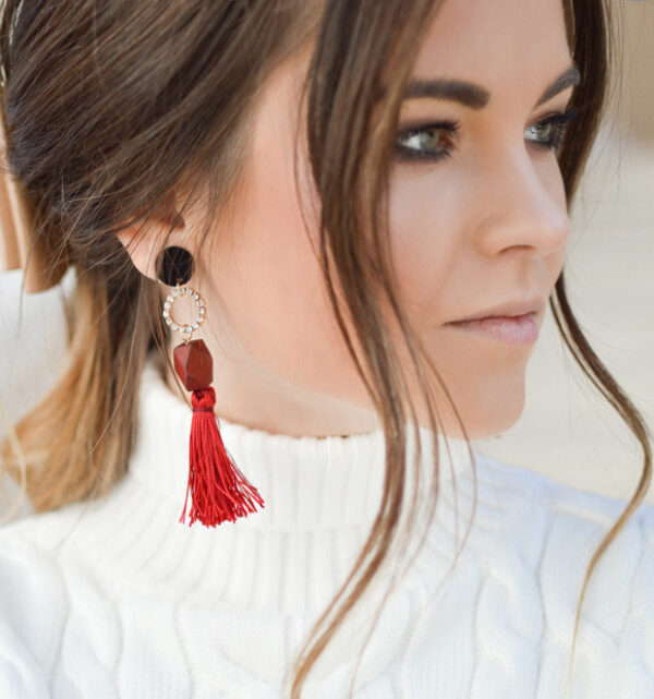 red-earring-girl red-earring-girl